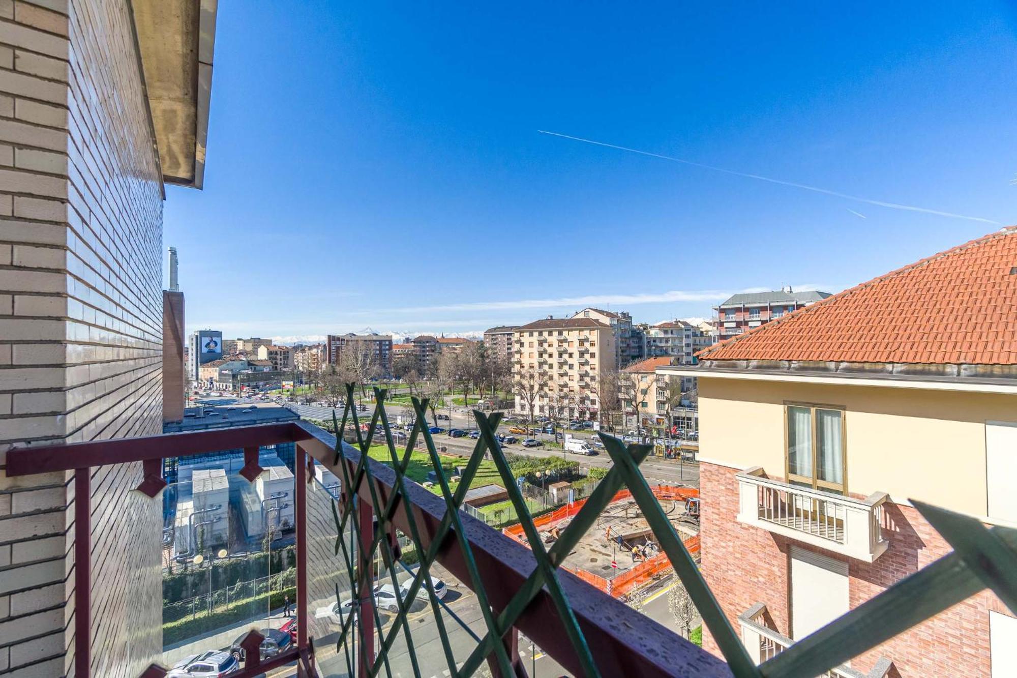 Palazzo Di Giustizia Bright Apartment Торино Екстериор снимка